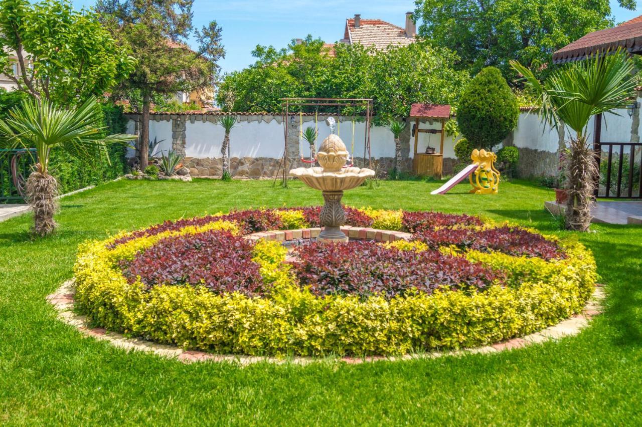 Chrystal Guest House Obzor Exterior foto