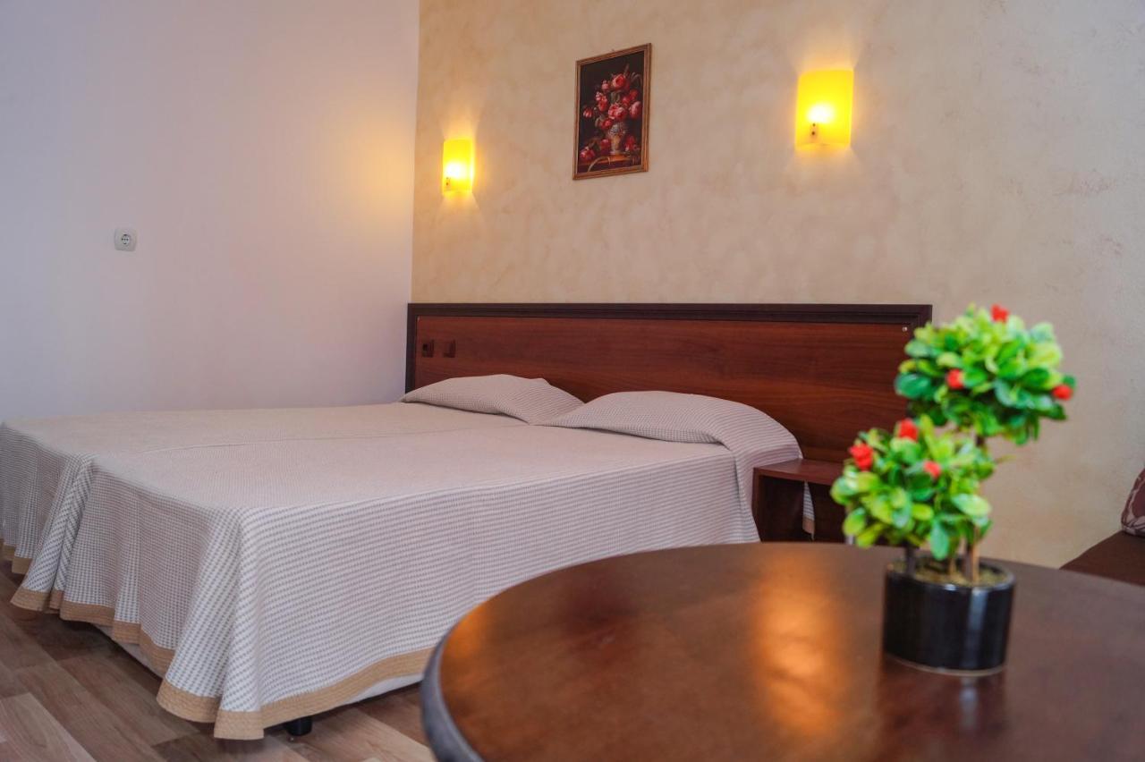 Chrystal Guest House Obzor Exterior foto